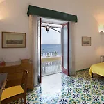 La Caravella Di - Relais, & Residences Apartmanhotel Positano