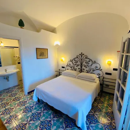 Aparthotel La Caravella Di - Relais&beach Positano