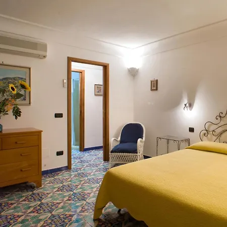 La Caravella Di - Relais&beach Aparthotel Positano