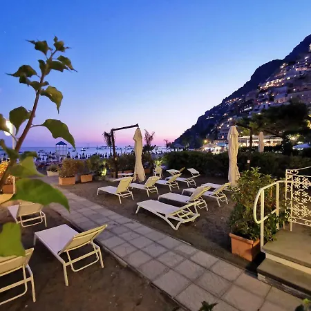 La Caravella Di - Relais&beach Aparthotel