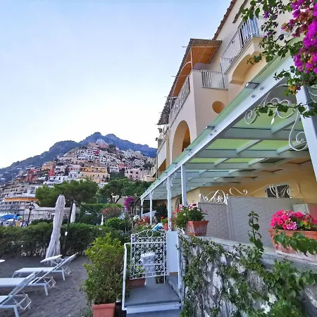 La Caravella Di - Relais&beach Aparthotel