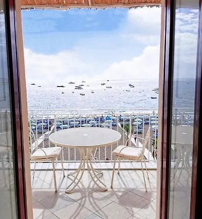 La Caravella Di - Relais&beach Aparthotel Positano
