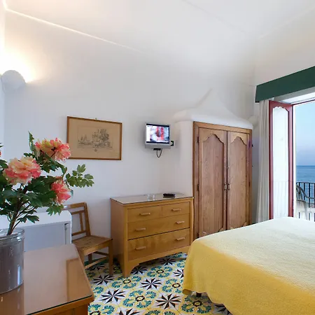 Aparthotel La Caravella Di - Relais, & Residences Positano